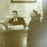 В.В.Рюмін (син) та В.В.Рюмін (батько) обговорюють план нової книги, 1903 рік