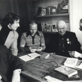 Борис Брайнин (крайний слева) среди членов Союза писателей СССР