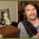 Внук М. Лисянского- Маским. На фото с дедом и в жизни с неизменным фотоаппаратом