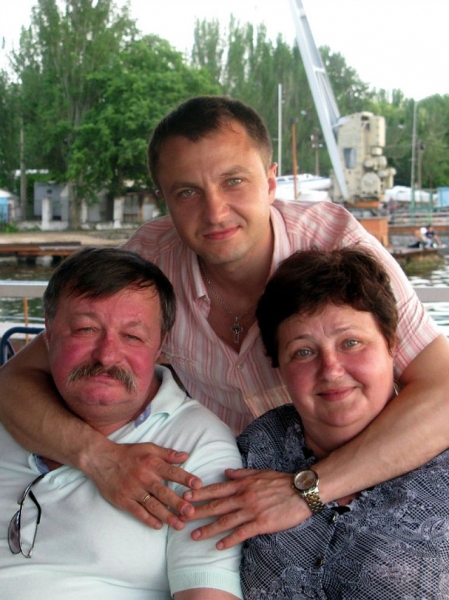 Дмитро i Ольга Кременi з сином Тарасом