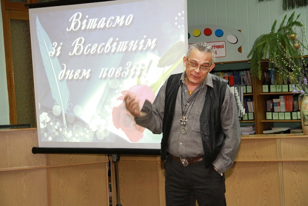 Аркадий Суров